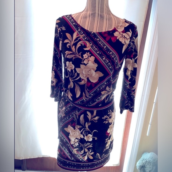 White House Black Market Dress with Flower Print size XS & 3/4 sleeves - Picture 3 of 11